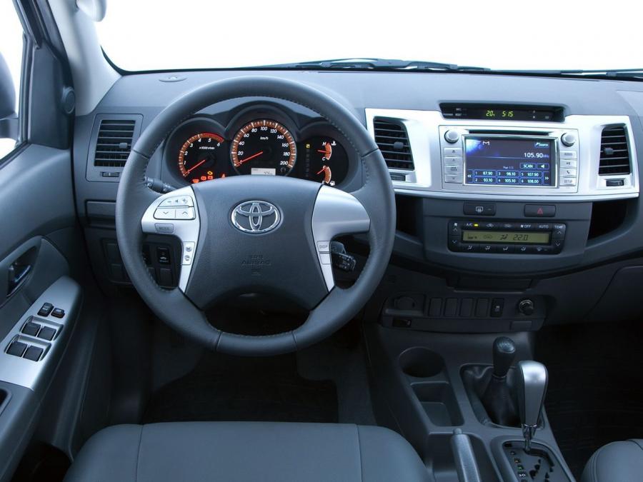  Toyota Hilux SRV Cabine Dupla 4x4 2012 года  (фото 8 из 11)